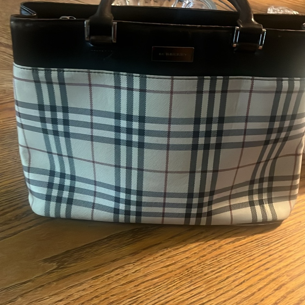 Burberry bag - Picture 7 of 13